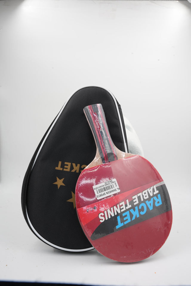Single table tennis racket with black protective case