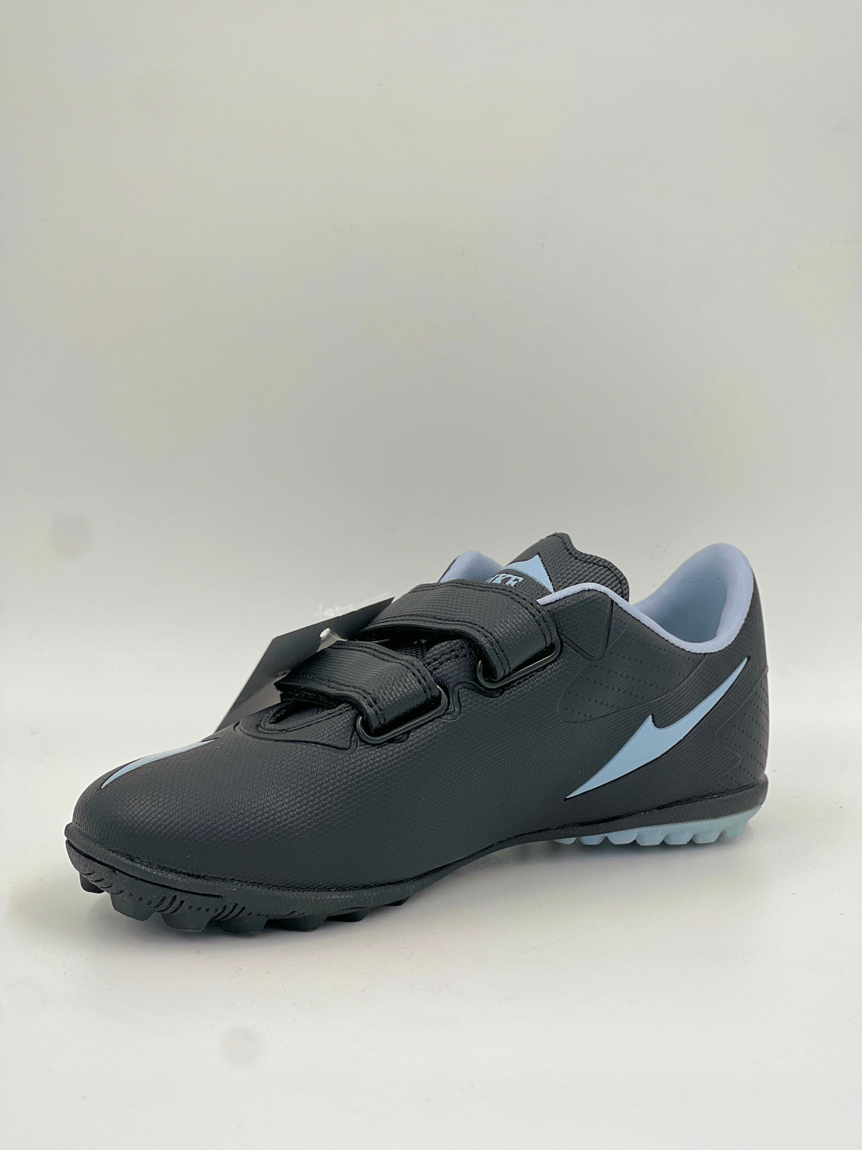Durable Rike Velcro training shoes with light blue accents