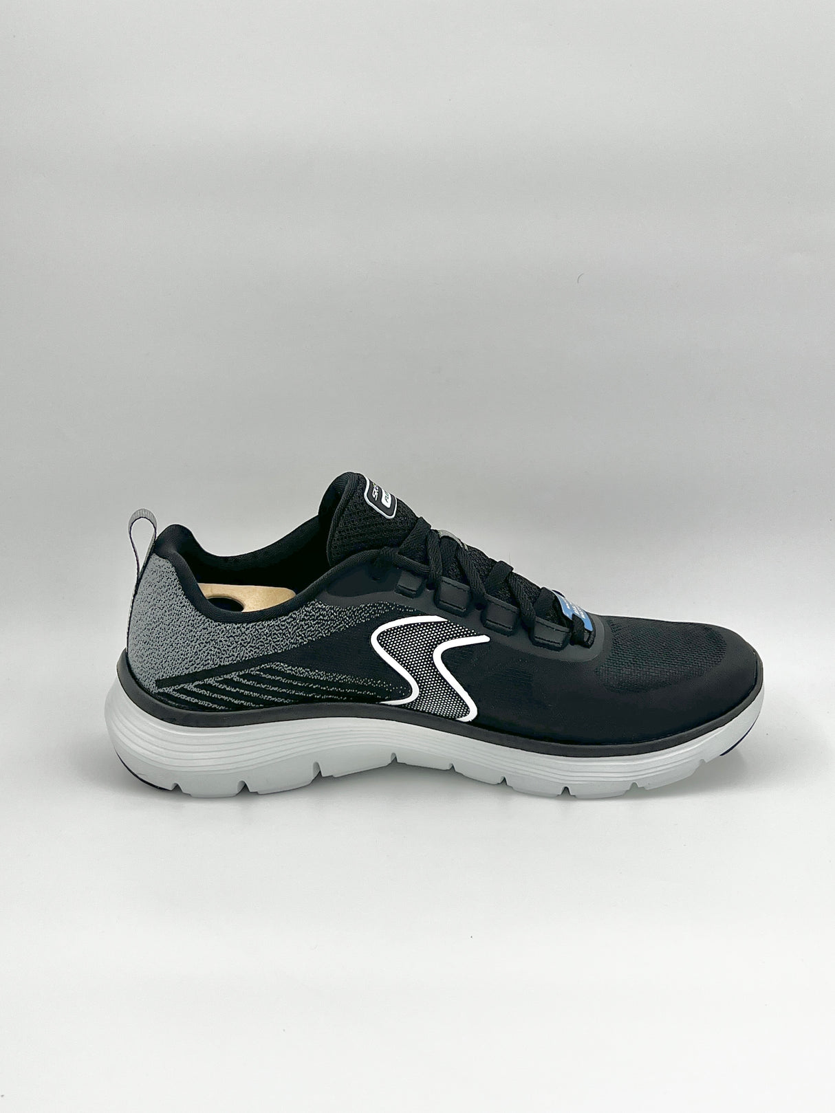 حذاء سكيتشرز