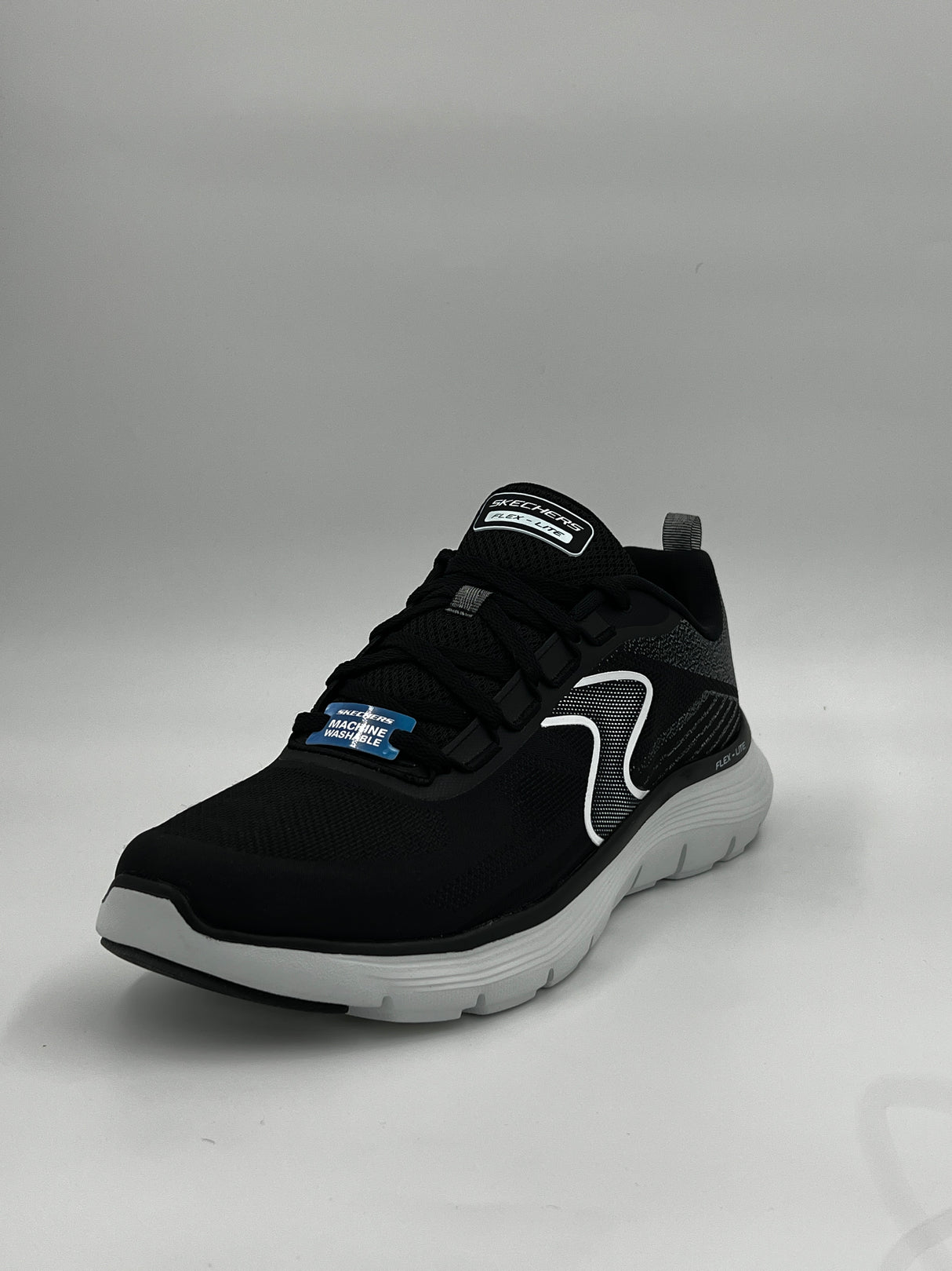 حذاء سكيتشرز