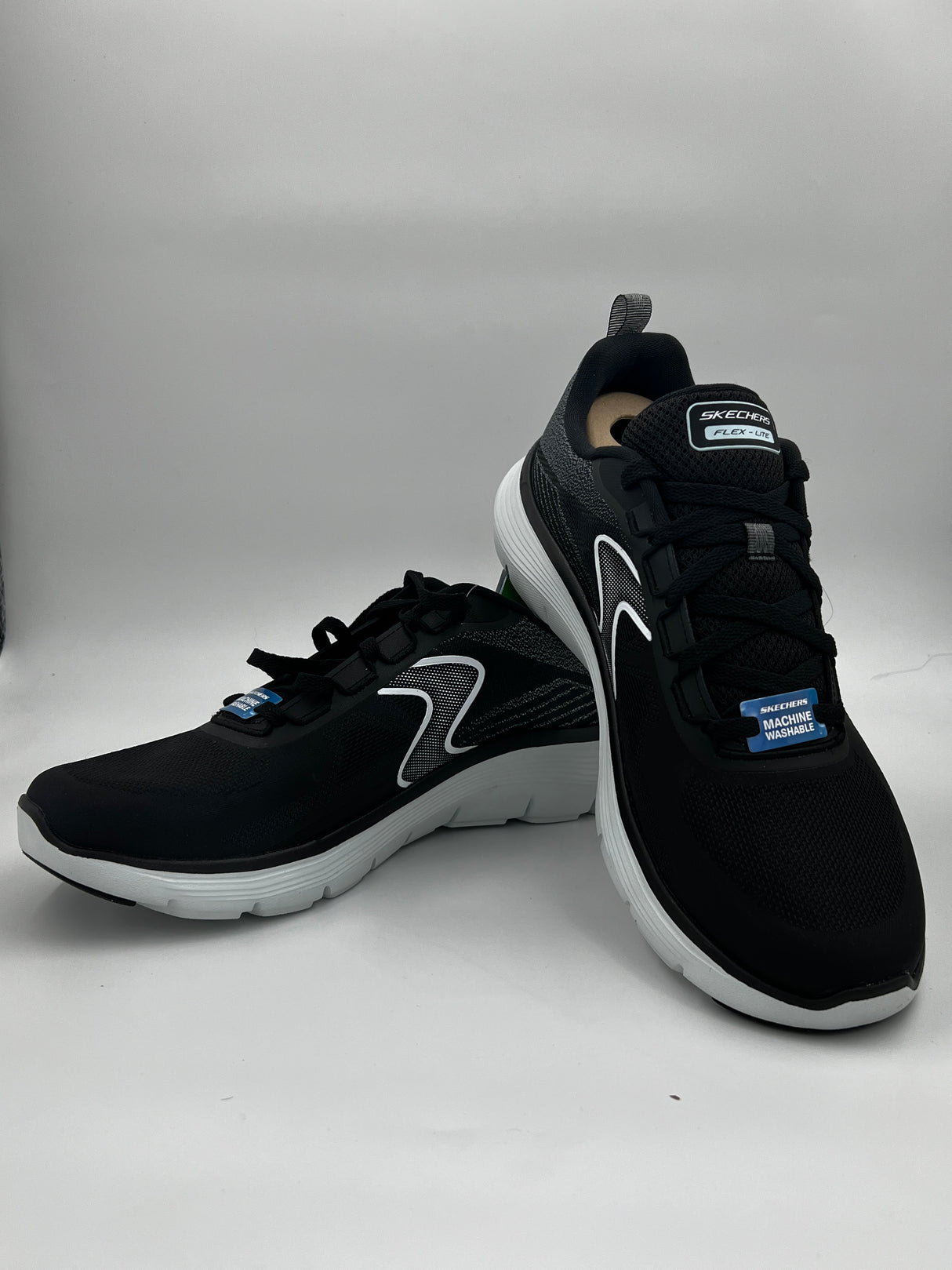 حذاء سكيتشرز