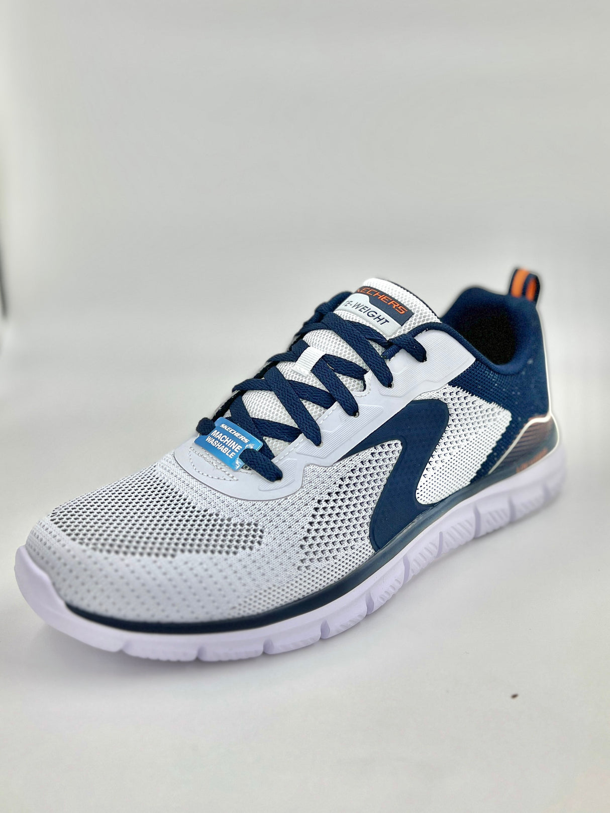 حذاء سكيتشرز