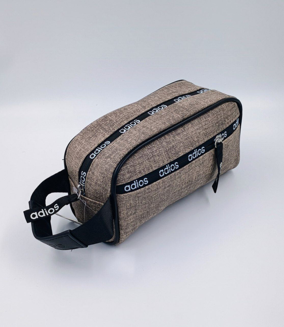 Versatile everyday carry pouch for men and women, perfect for small essentials like cables, keys, or cosmetics.